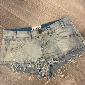 One Teaspoon Denim Shorts // size: 24